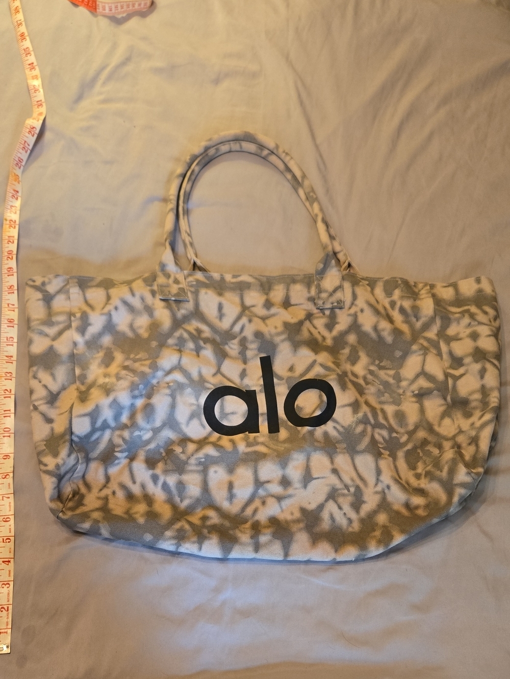 ALO Yoga Tie-Dye Canvas Tote in Beige and Gray
